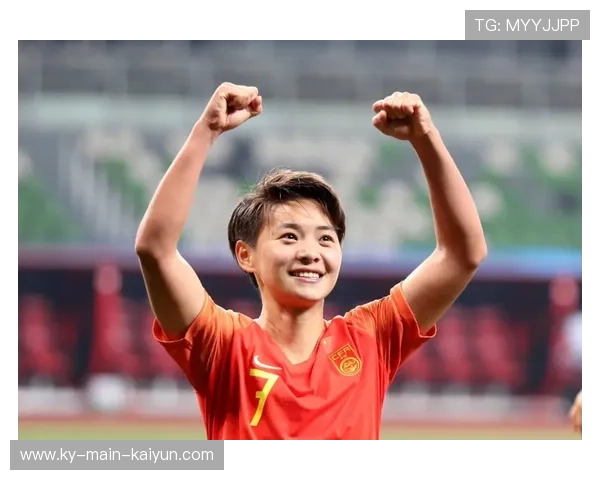 足球少年模仿梅西带球:梦想在脚下绽放的瞬间